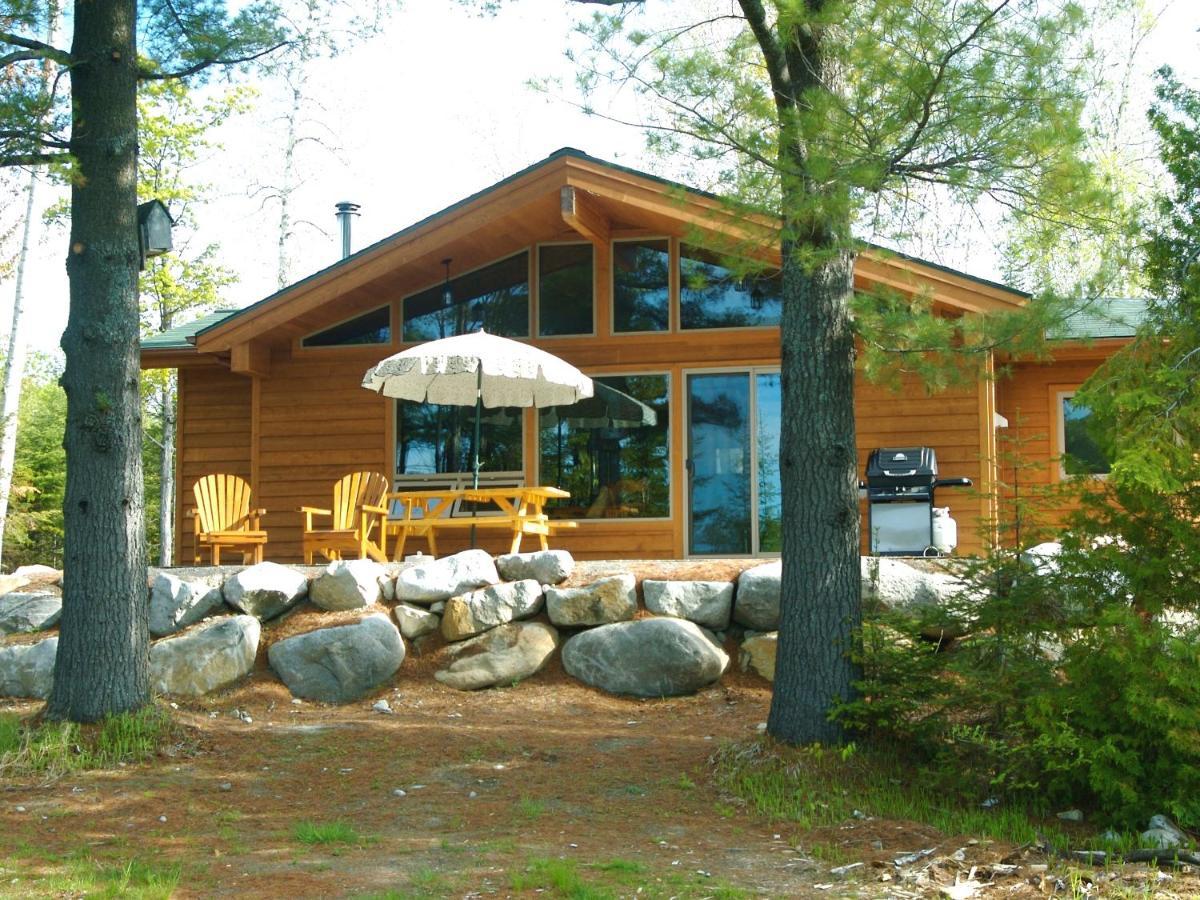 Les Chalets Du Lac Grenier Chertsey Exterior photo
